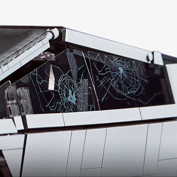 RARE - Tesla Cybertruck - Construction Puzzle - Picture 7 of 8